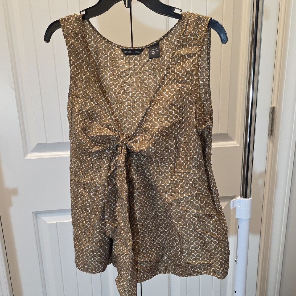 New York & Company Tan Geometric Sleeveless Blouse